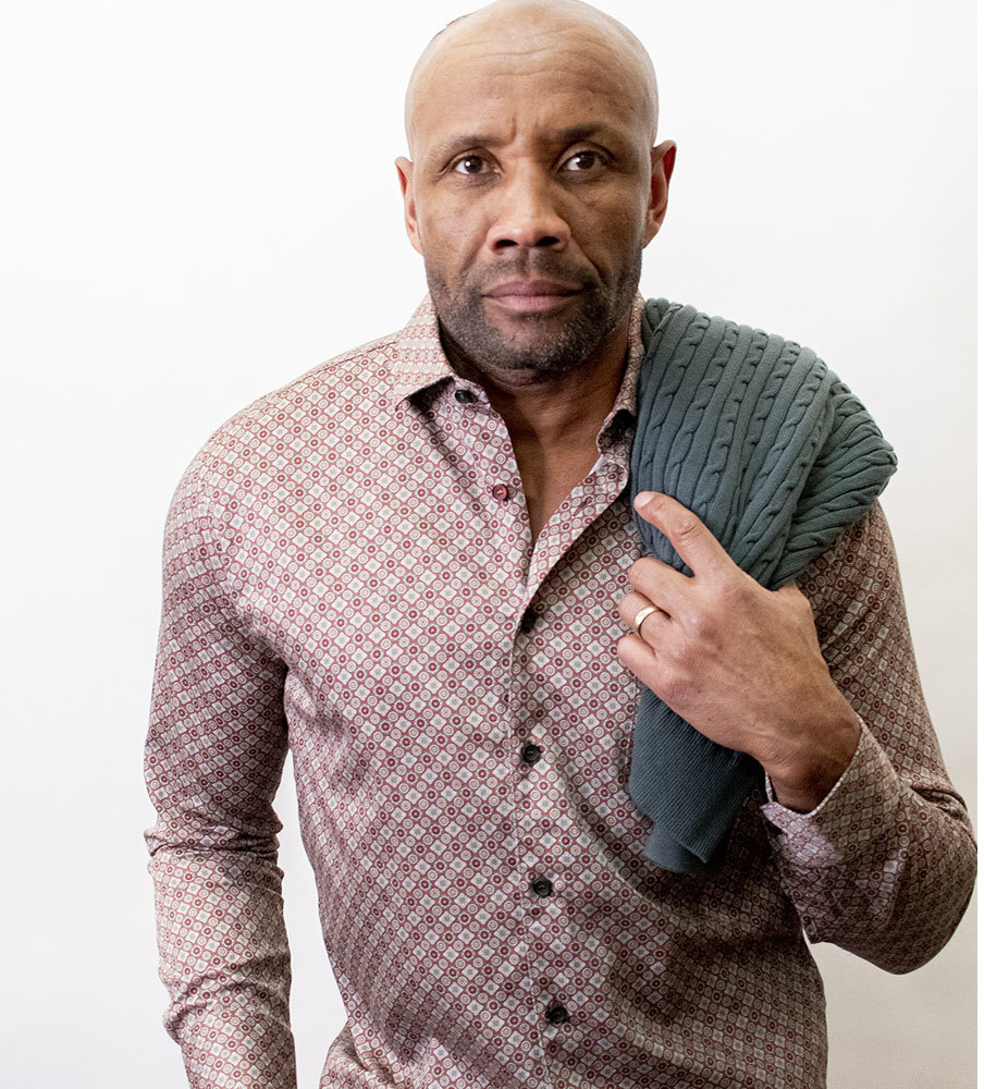 KVADRAT- OCH CIRKELMÖNSTRAD SKJORTA KVADRAT- OCH CIRKELMÖNSTRAD SKJORTA