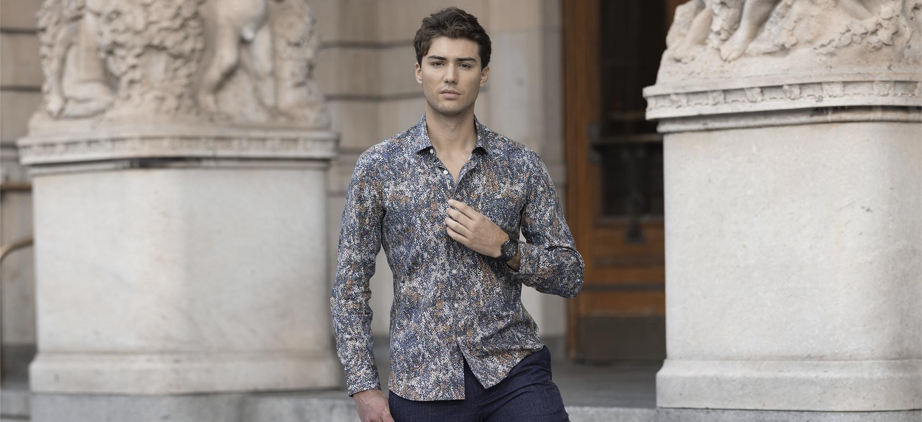 GATSBY - STICKAD OVERSHIRT I MERINO & MED LDERKNAPPAR - HIMMELSBL